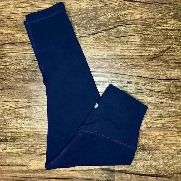 Lululemon Align™ High Rise Crop 17" size 2 - Picture 1 of 3